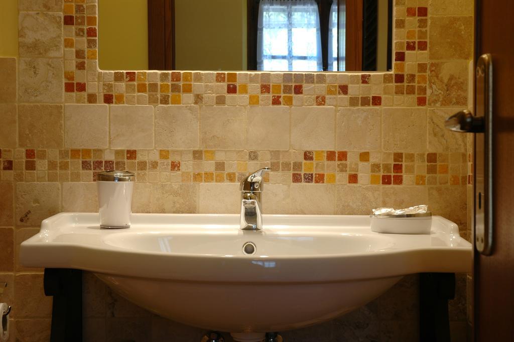 Casale Favilluta Guest House Petrignano Ruang foto